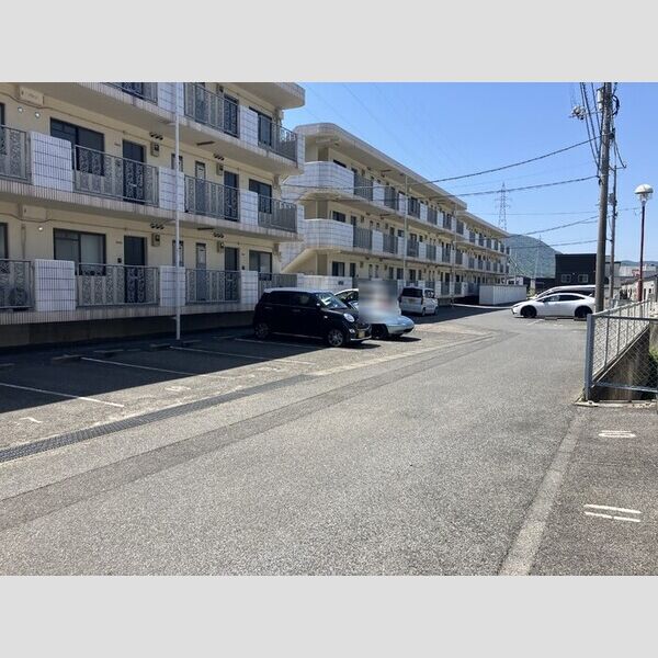 駐車場 (駐車場)