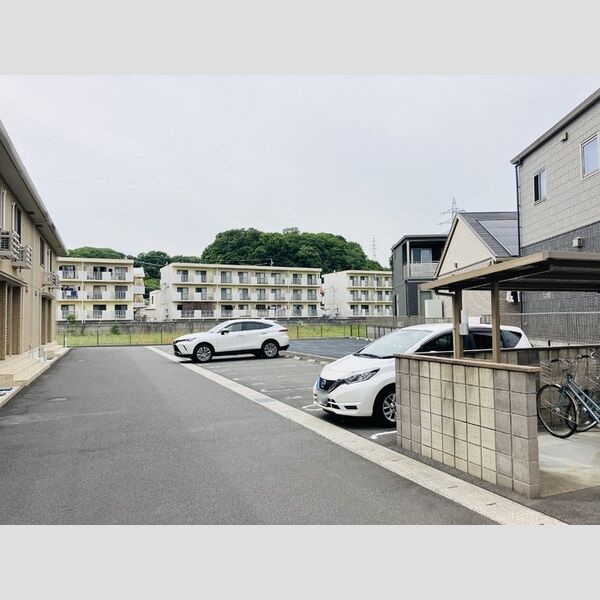 駐車場 (駐車場)