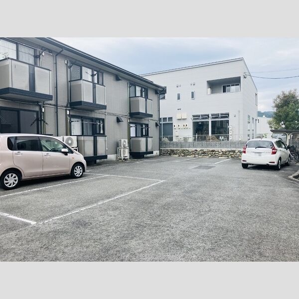 駐車場 (駐車場)