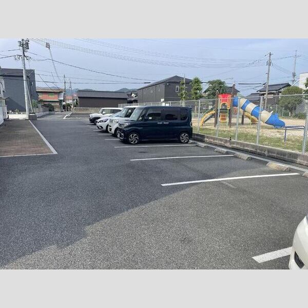 駐車場 (駐車場)
