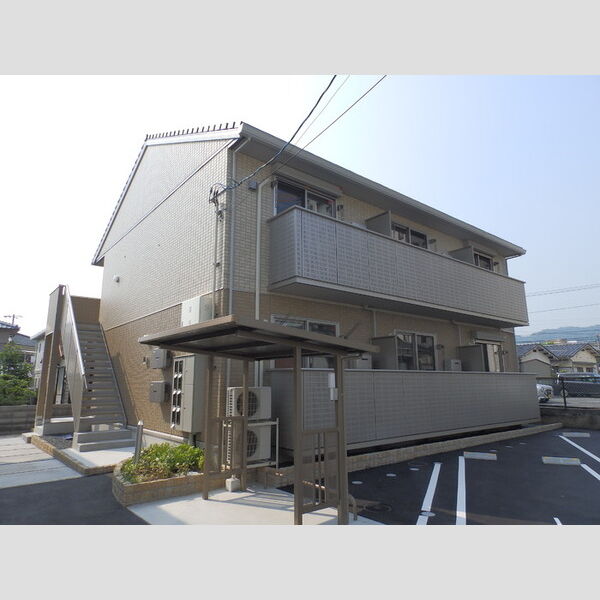 建物外観 (2016年5月27日撮影)