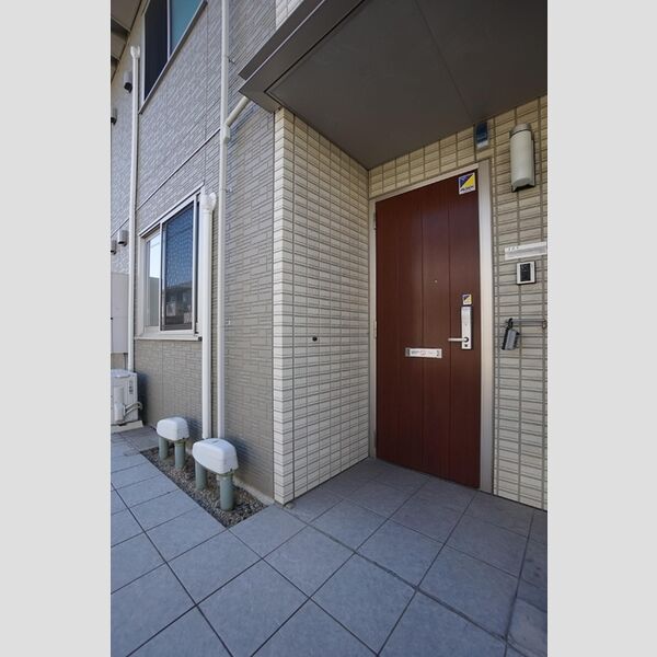 現地周辺 (玄関)