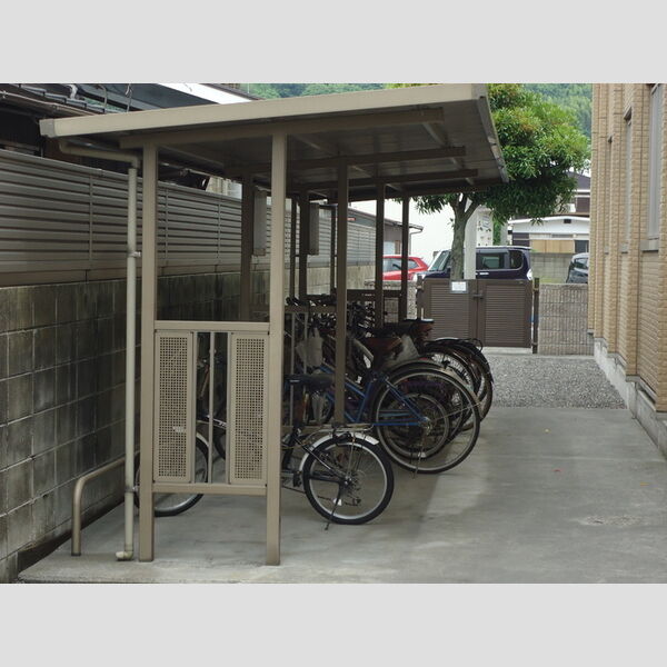 現地周辺 (駐輪場)