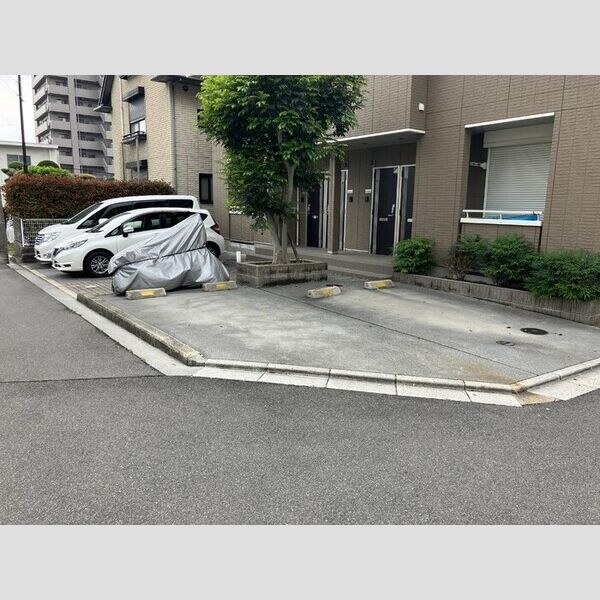 駐車場 (駐車場)