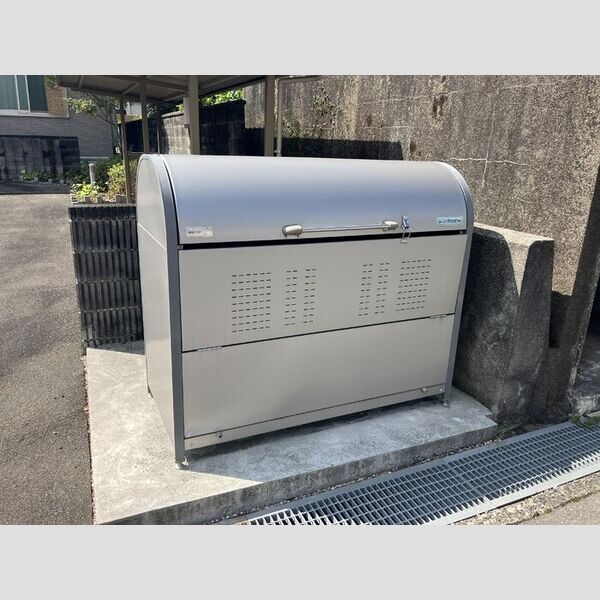 現地周辺 (ゴミストッカー)