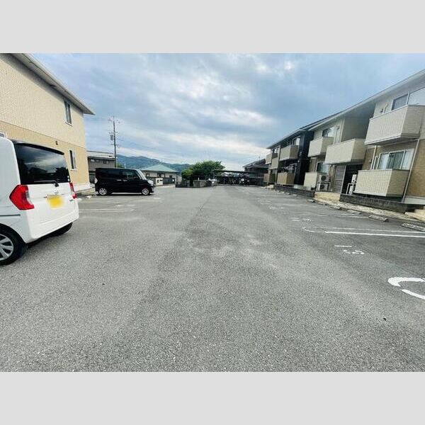 駐車場 (駐車場)