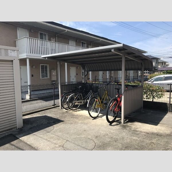 現地周辺 (駐輪場)