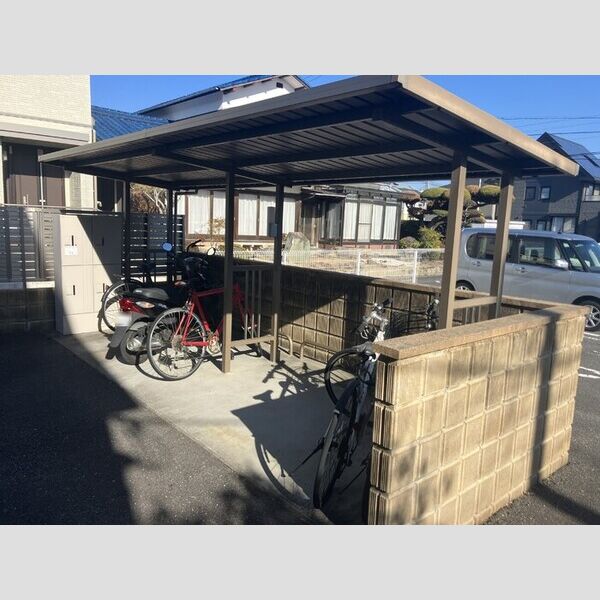 現地周辺 (駐輪場)