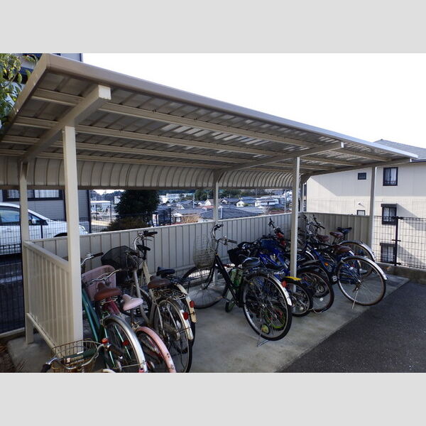 現地周辺 (駐輪場)