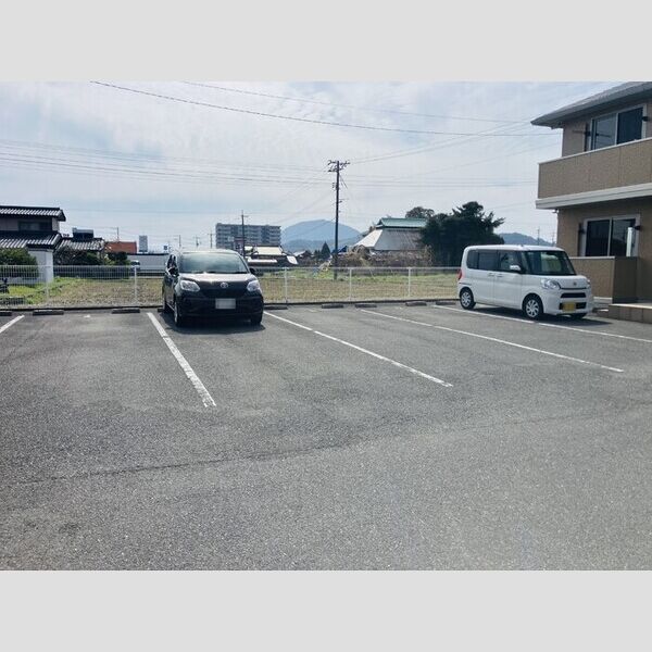 駐車場 (駐車場)