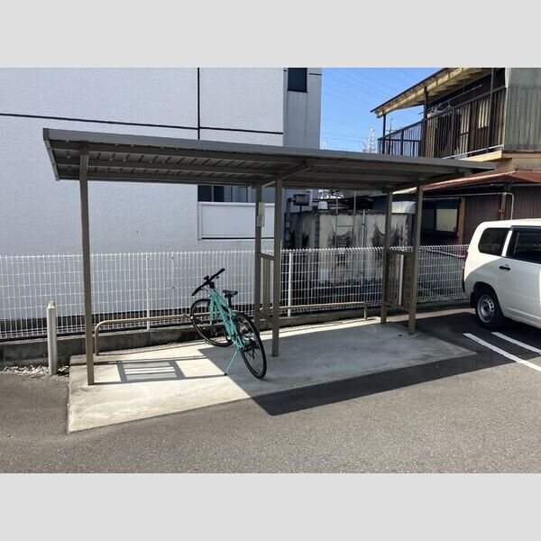 現地周辺 (駐輪場)