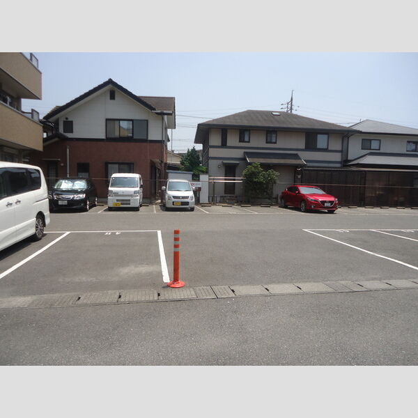 駐車場 (駐車場)