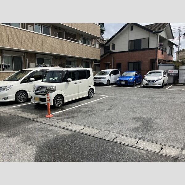 駐車場 (駐車場)