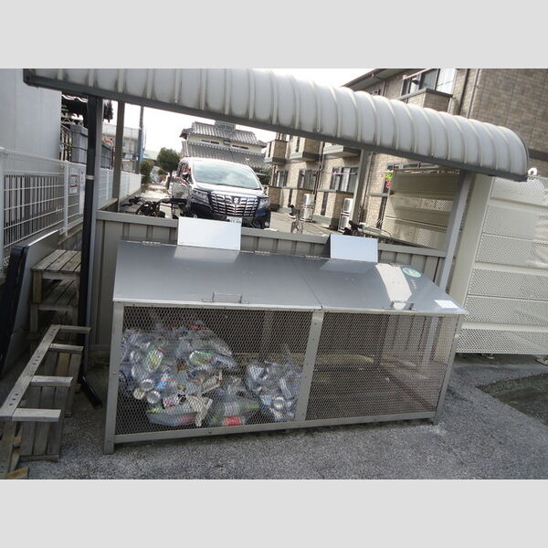 現地周辺 (ゴミボックス)