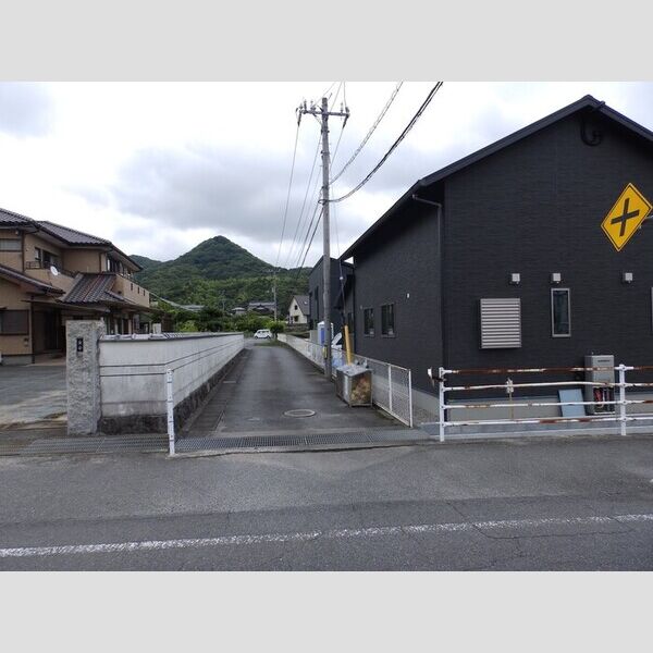 現地周辺 (ゴミステーション)