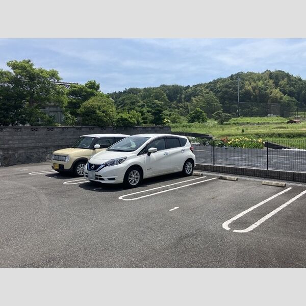 駐車場 (駐車場)
