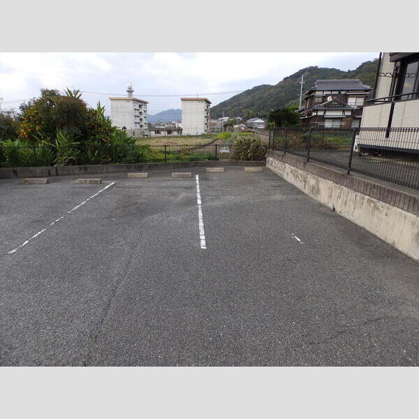 駐車場 (A101:駐車場)