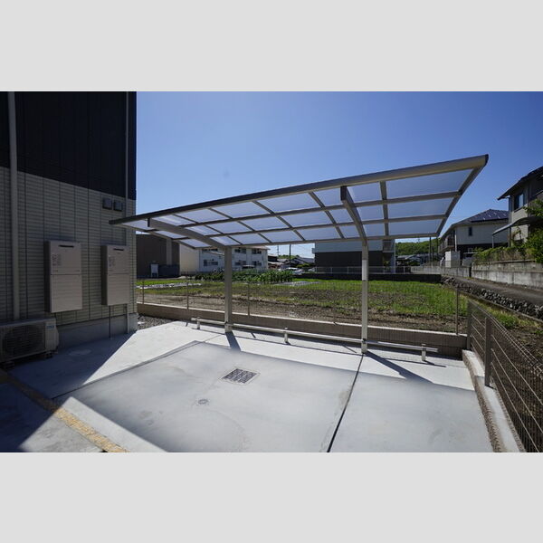 現地周辺 (駐輪場)