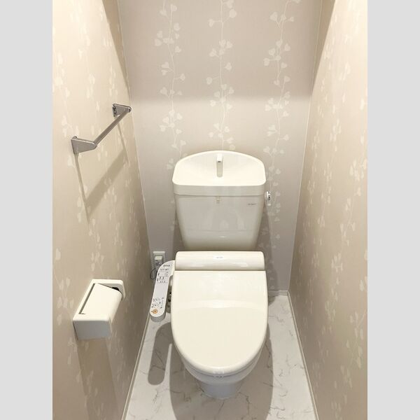 トイレ (トイレ)