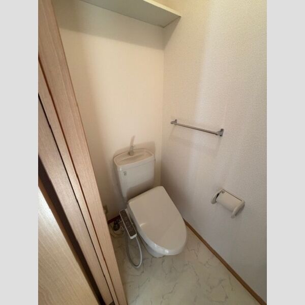 トイレ (温水洗浄暖房便座)