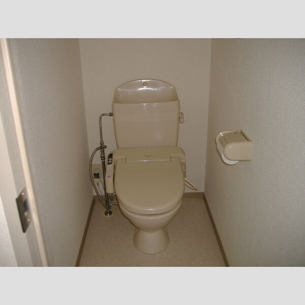 トイレ (トイレ)