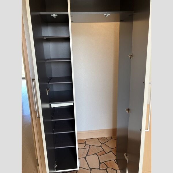 玄関 (シューズBOX)