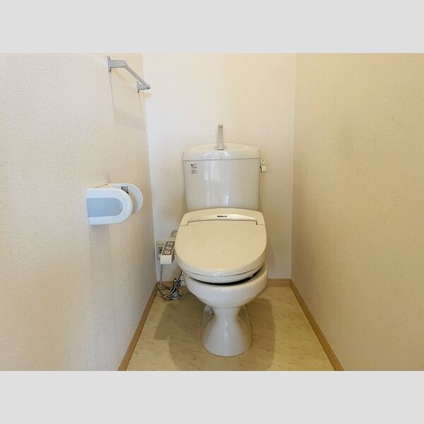 トイレ (トイレ)