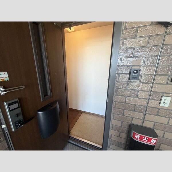 玄関 (玄関)