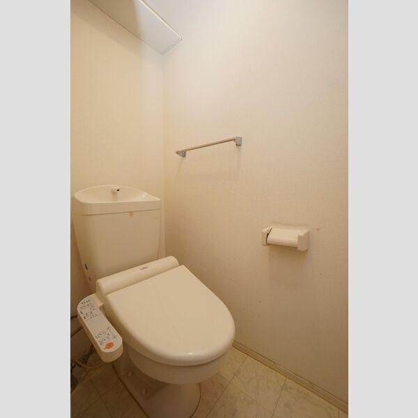 トイレ (温水洗浄暖房便座)