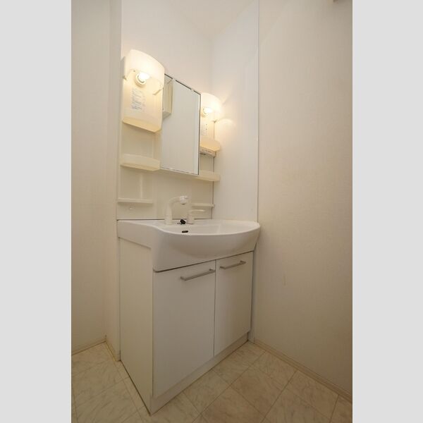 洗面所 (洗髪洗面化粧台)