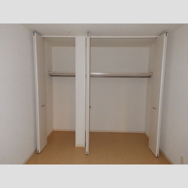 収納 (101:クローゼット)