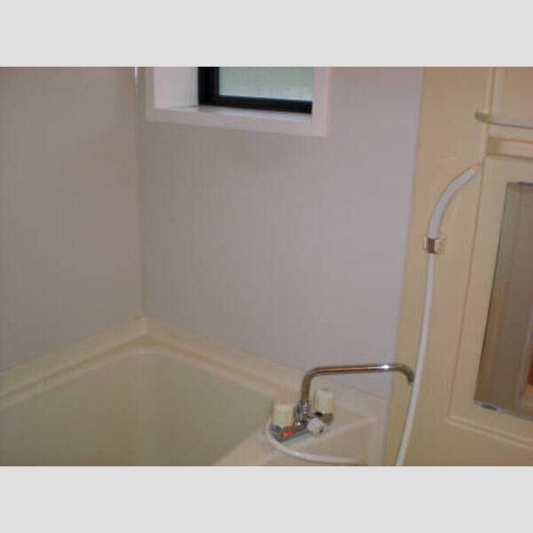 バス (Ⅰ103:浴室(小窓付))