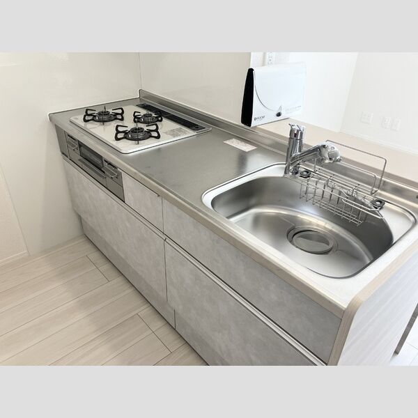 キッチン (対面キッチン(3口ガスコンロ))