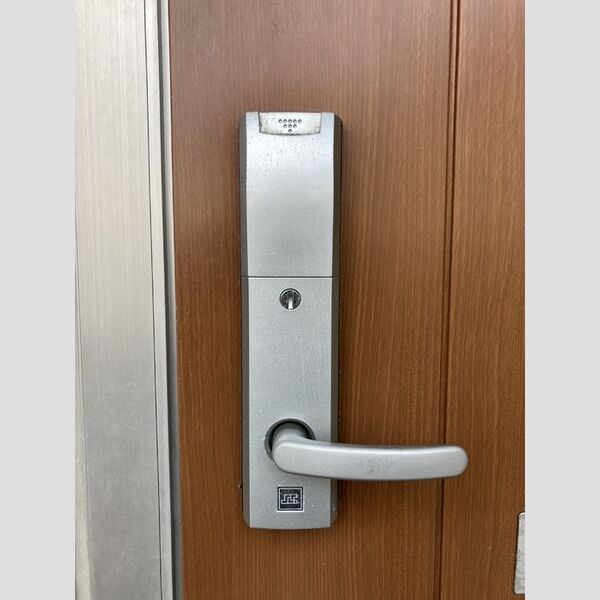 玄関 (カードキー)