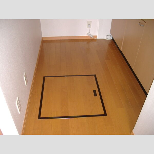 その他設備 (床下収納)