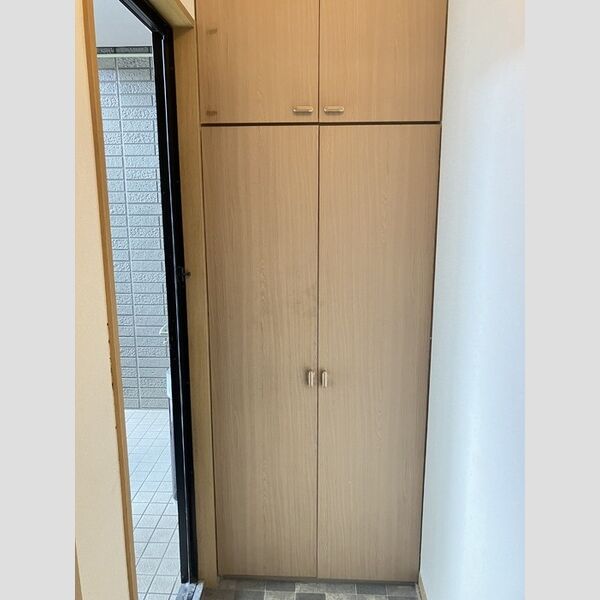 玄関 (シューズBOX)