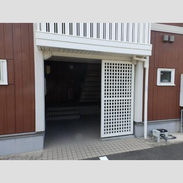 エントランス (エントランス)