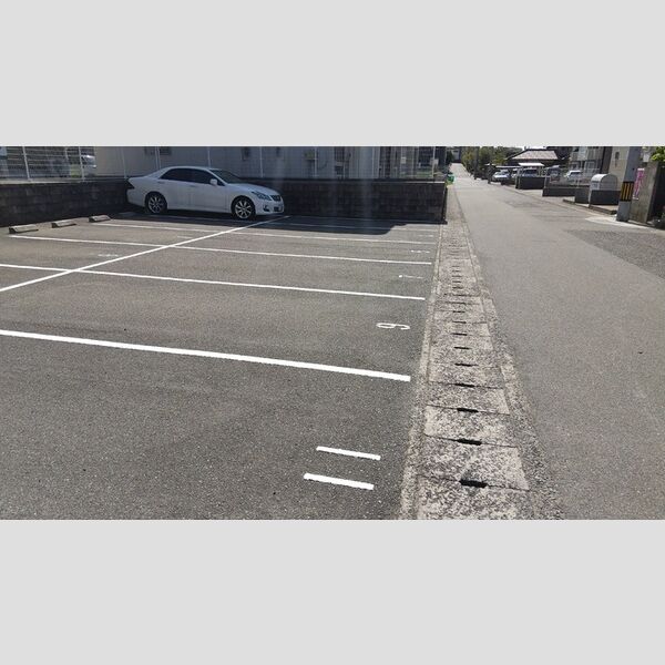 駐車場 (駐車場)