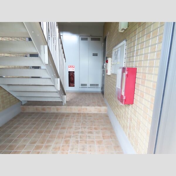 現地周辺 (エントランス後)