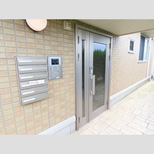 エントランス (エントランス)