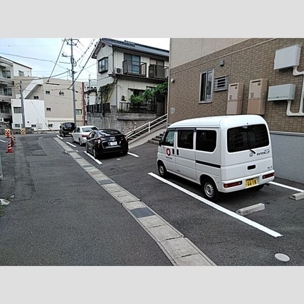 駐車場 (駐車場)