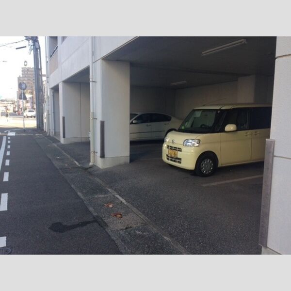 駐車場 (駐車場)