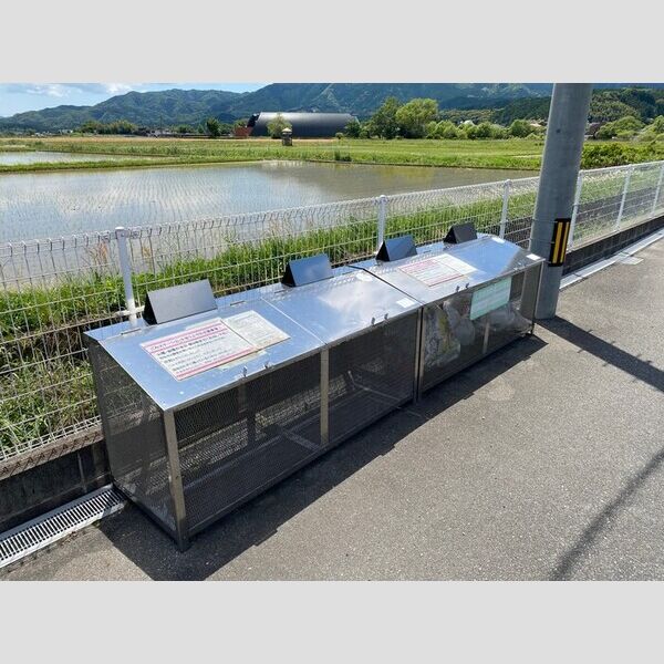 現地周辺 (敷地内ゴミ庫)