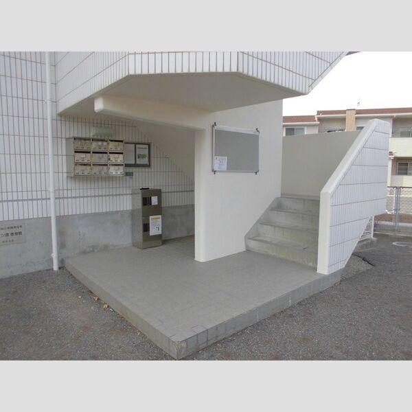 エントランス (宅配BOX)