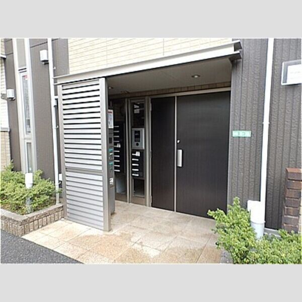 エントランス (エントランス)