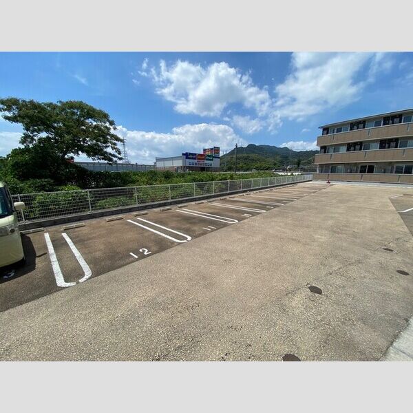 駐車場 (駐車場)