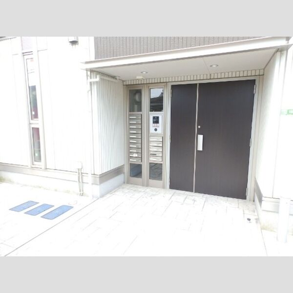 エントランス (エントランス)