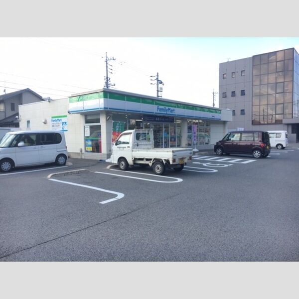 現地周辺 (ファミリーマート下関綾羅木店(648m))