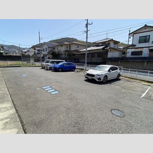 駐車場 (南側駐車場)