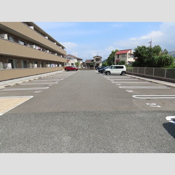 駐車場 (駐車場)